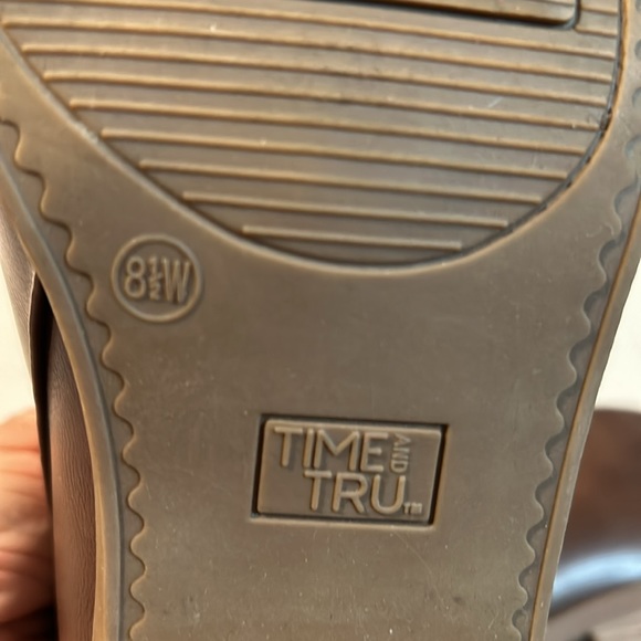 Time and Tru - sz 8.5W  Brown Zip Side  Bootie with 1.5 inch Heel - Picture 4 of 6